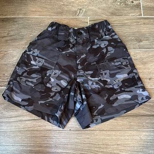 AFTCO gray/black camo print size 24